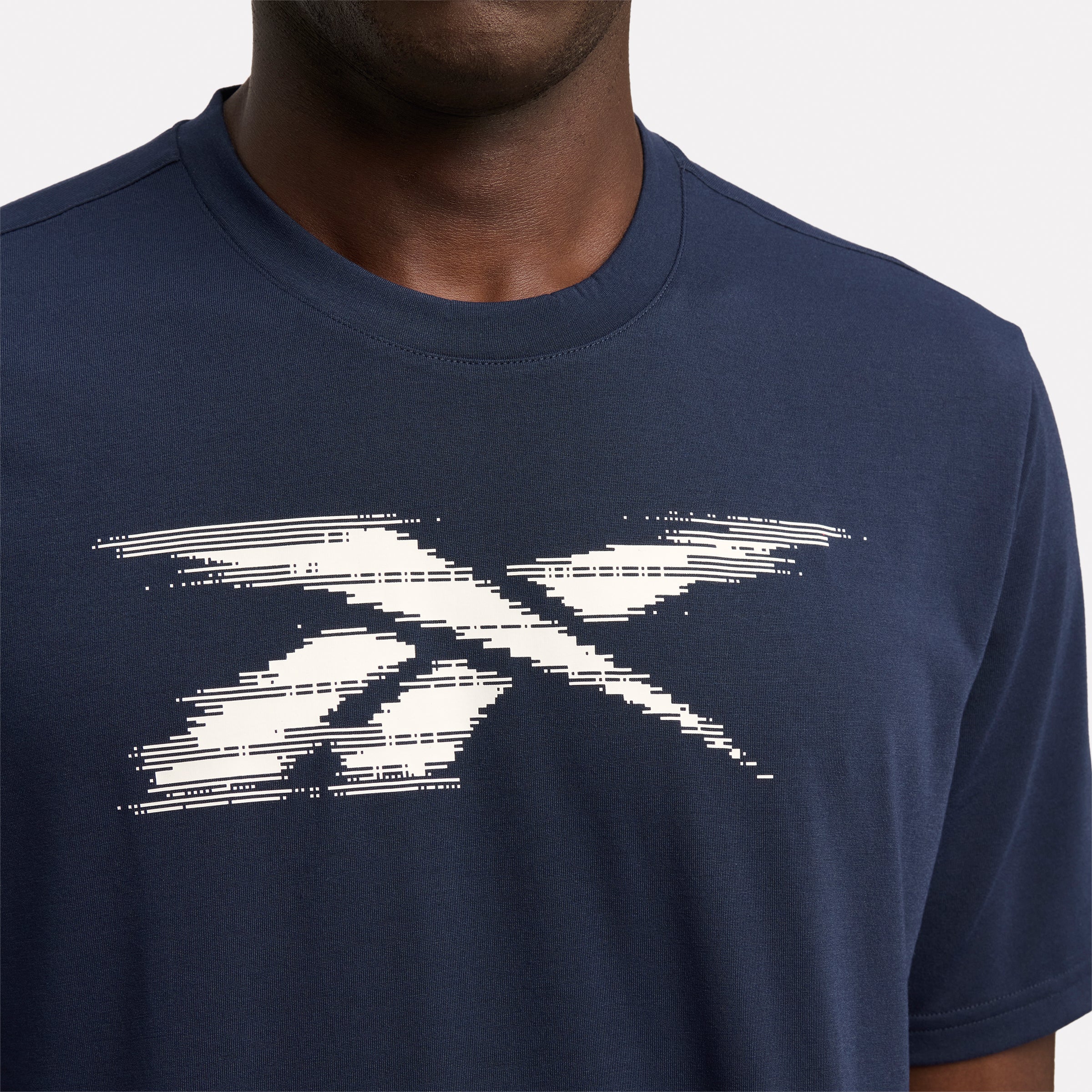 ID Train Logo Easy Fit T-Shirt - Image 4