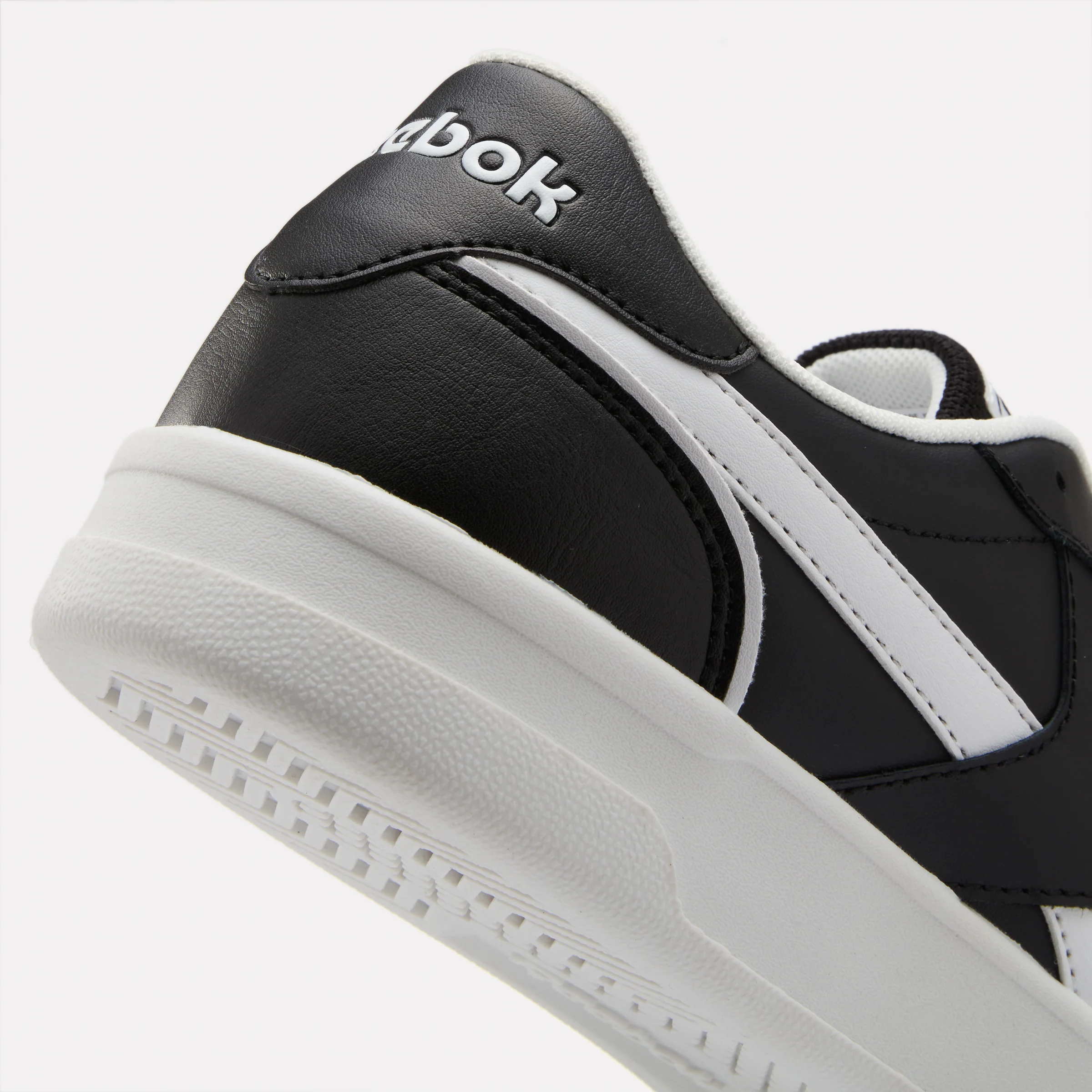 Match Prime V2 Men's Sneakers - Image 7